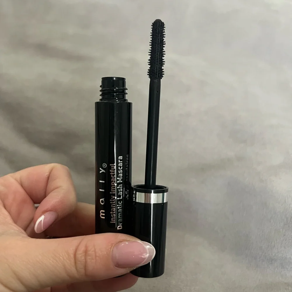 Mally Instantly Impactful Dramatic Lash Mascara Black
